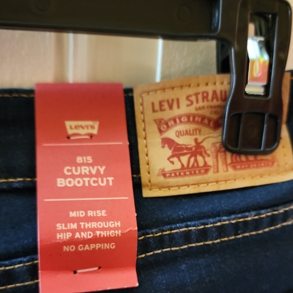 Levi's Women's Dark Blue Straight Leg Jeans - Picture 6 of 7